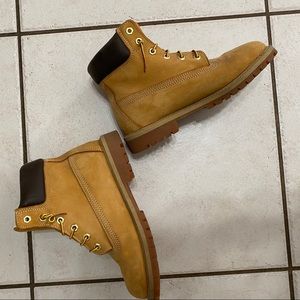 timbs like new!